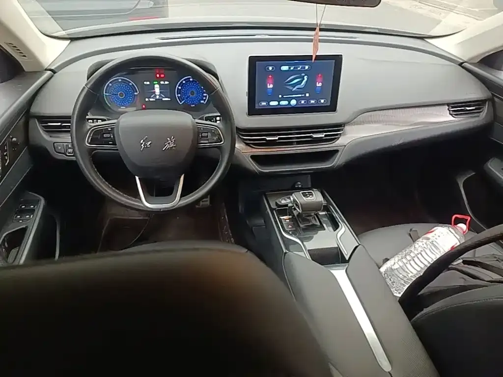 Hongqi E-QM5 — фото 3