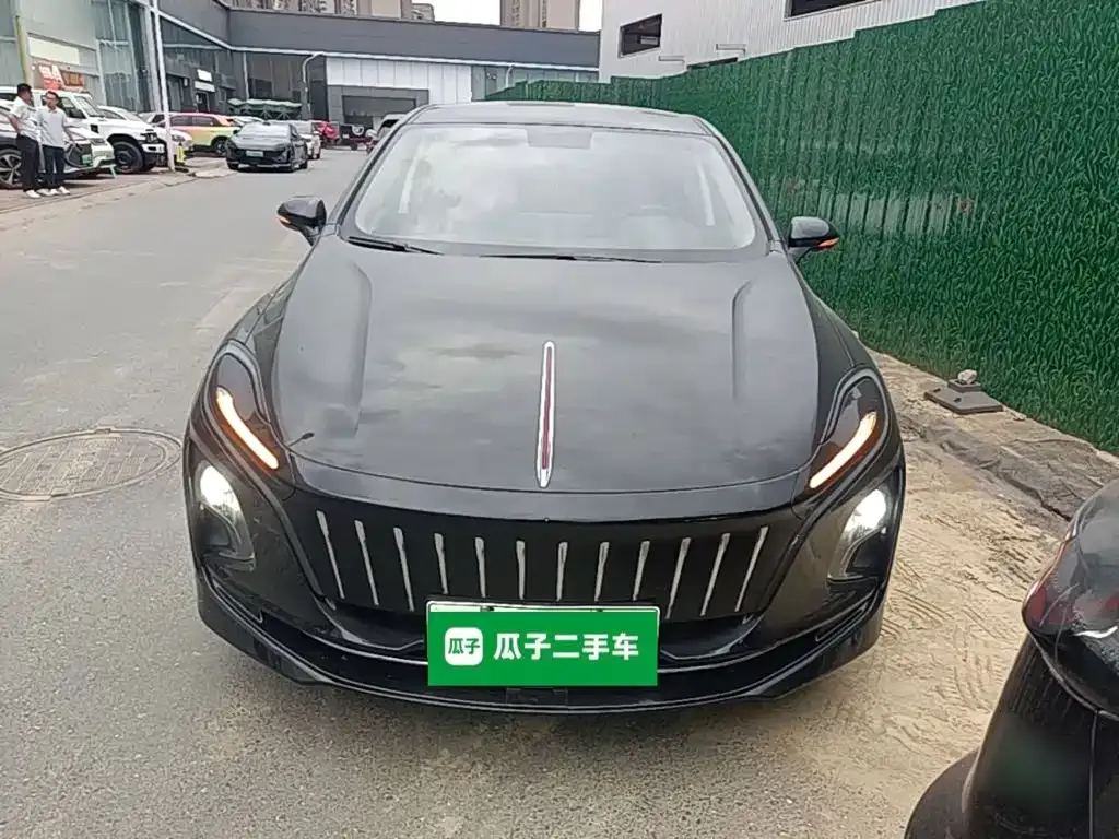 Hongqi E-QM5 — фото 9