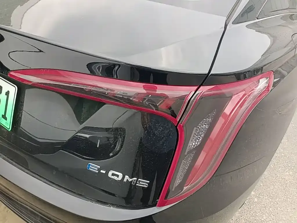 Hongqi E-QM5 — фото 4