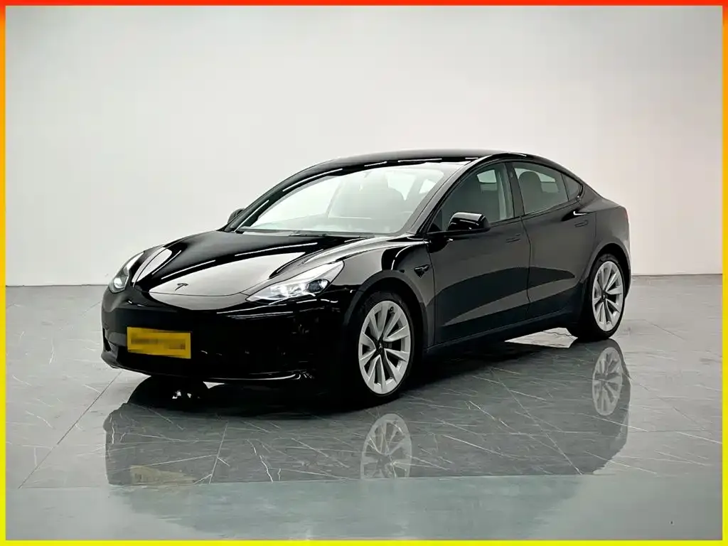 Tesla Model 3 — фото 1