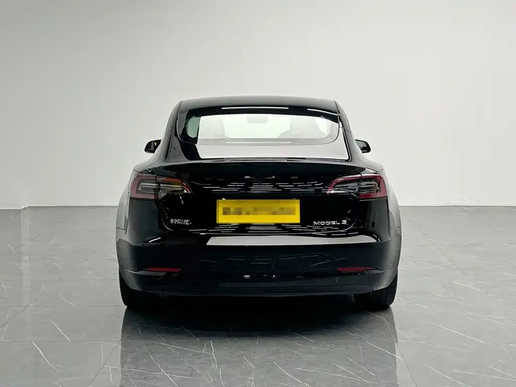 Tesla Model 3 — фото 9