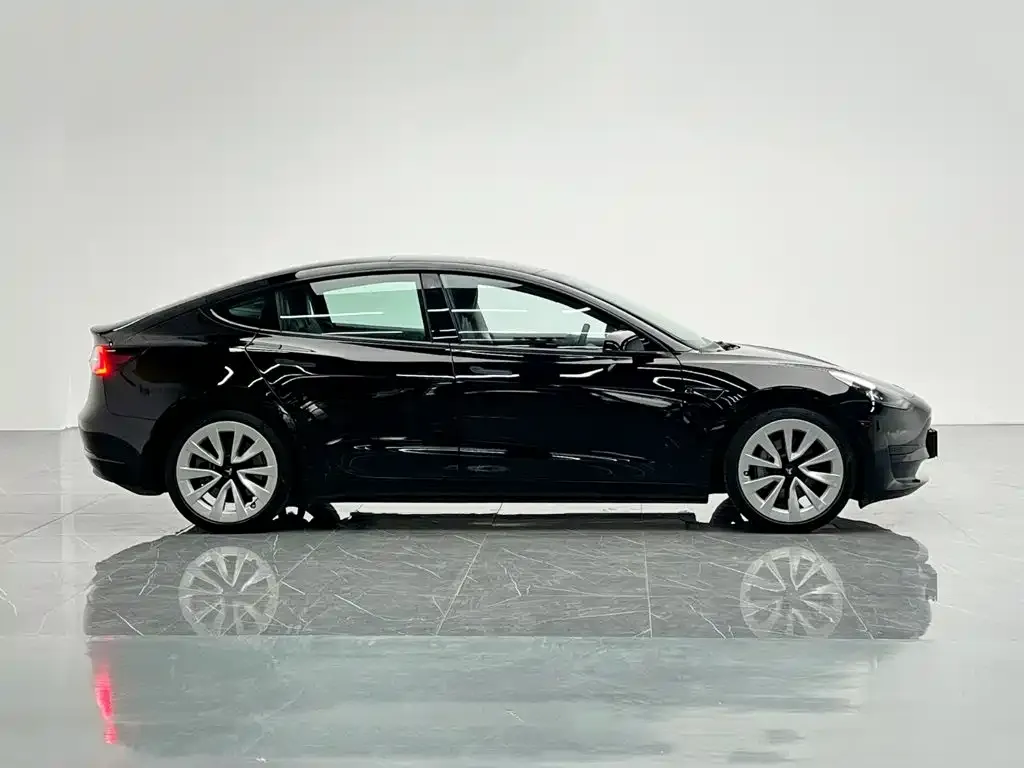 Tesla Model 3 — фото 5