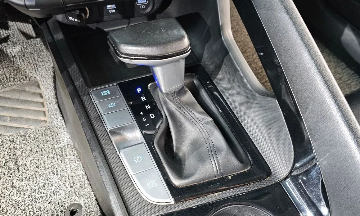 Hyundai AVANTE — фото 8