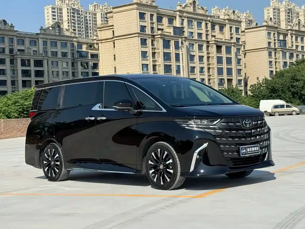 Toyota Alphard — фото 9
