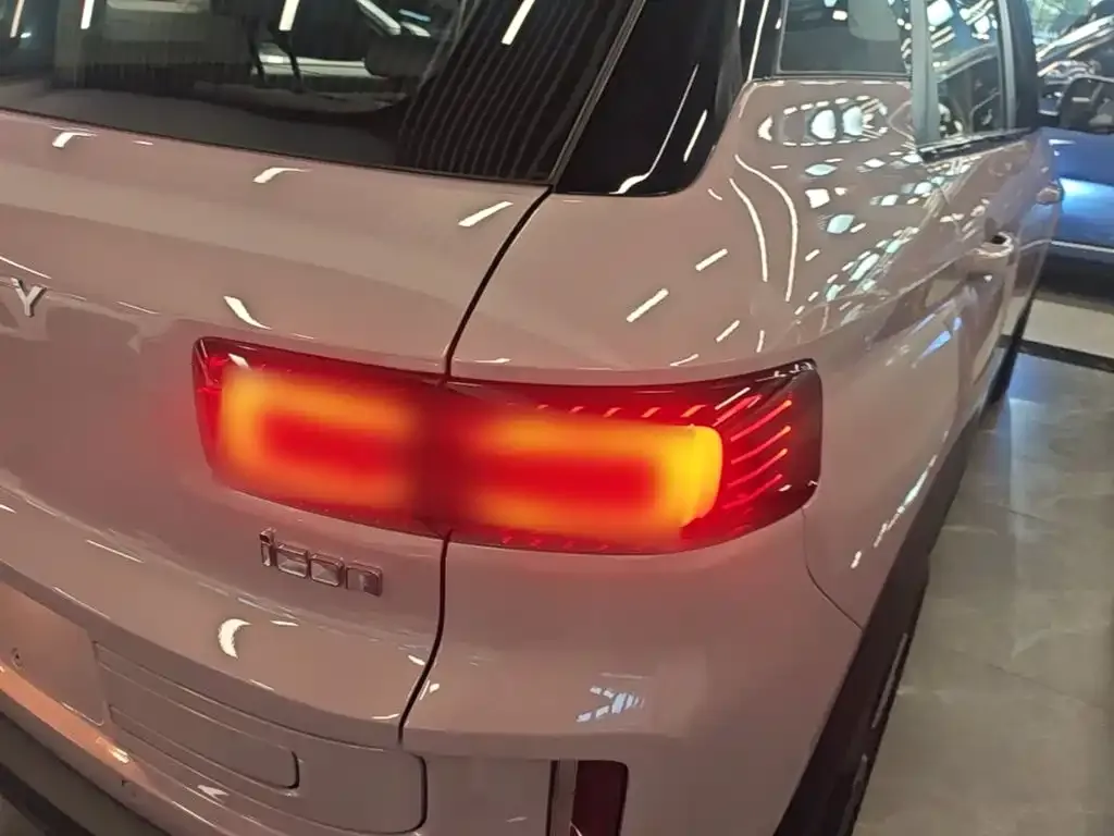 Geely Icon — фото 3