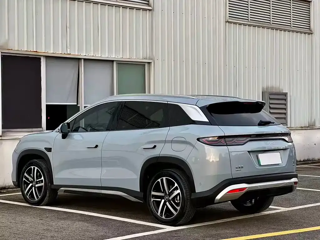 BYD L DM-i — фото 3