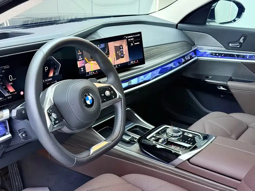 BMW 7 Series — фото 10