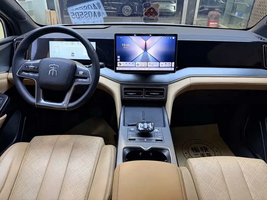 BYD L DM-i — фото 7