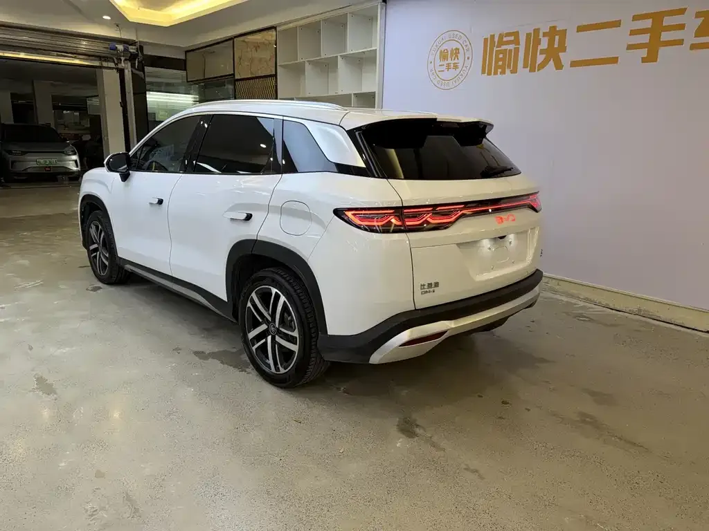BYD L DM-i — фото 4