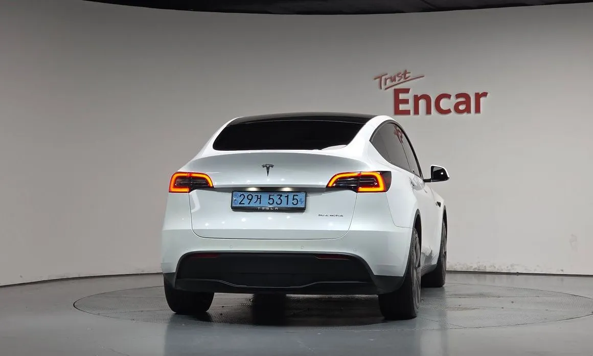 Tesla Model Y — фото 4