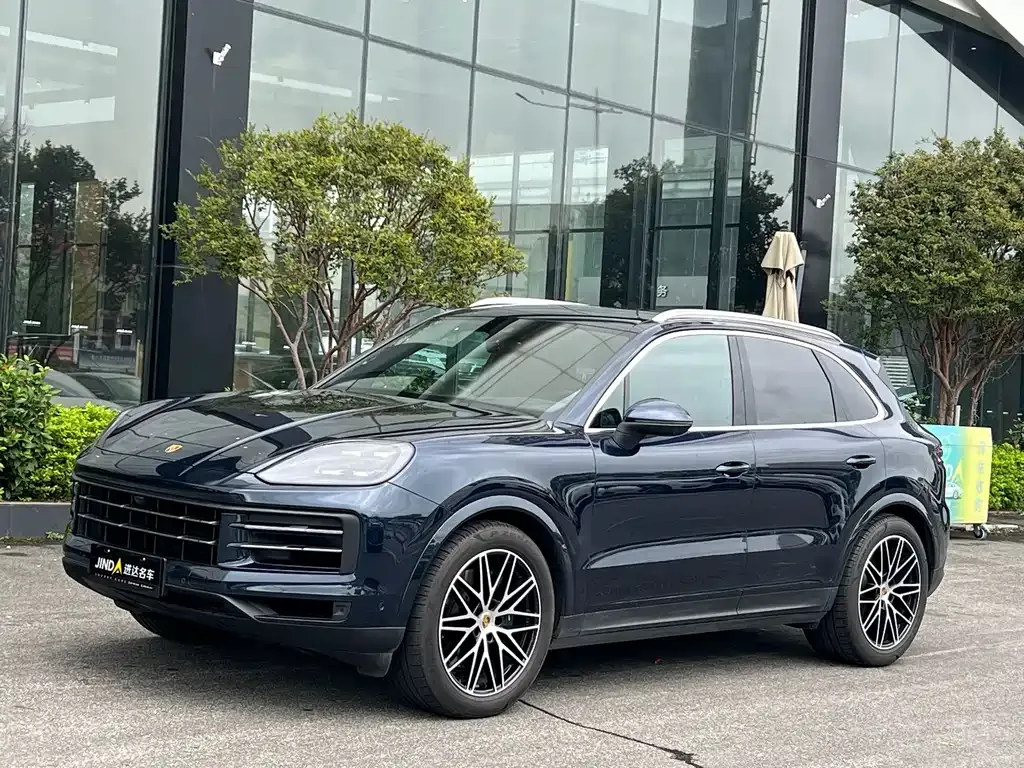Porsche Cayenne — фото 1