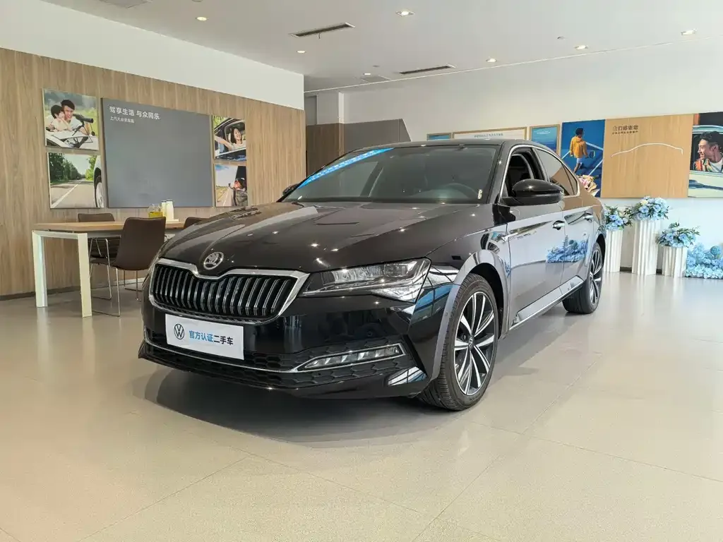 Skoda Superb — фото 1