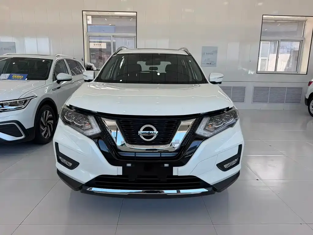 Nissan X-Trail — фото 1