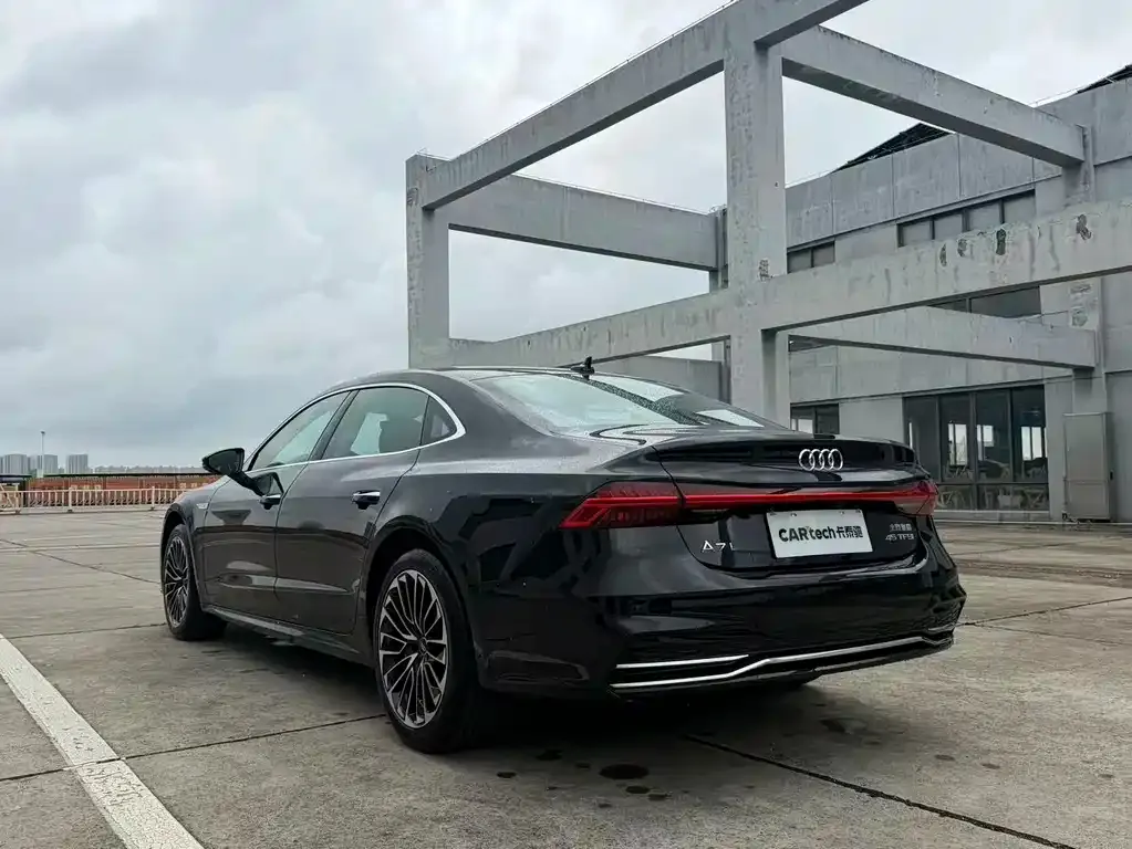 Audi A7L — фото 5