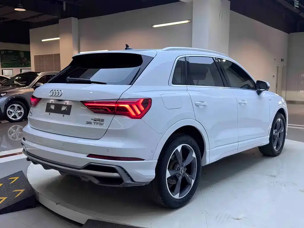 Audi Q3 — фото 4