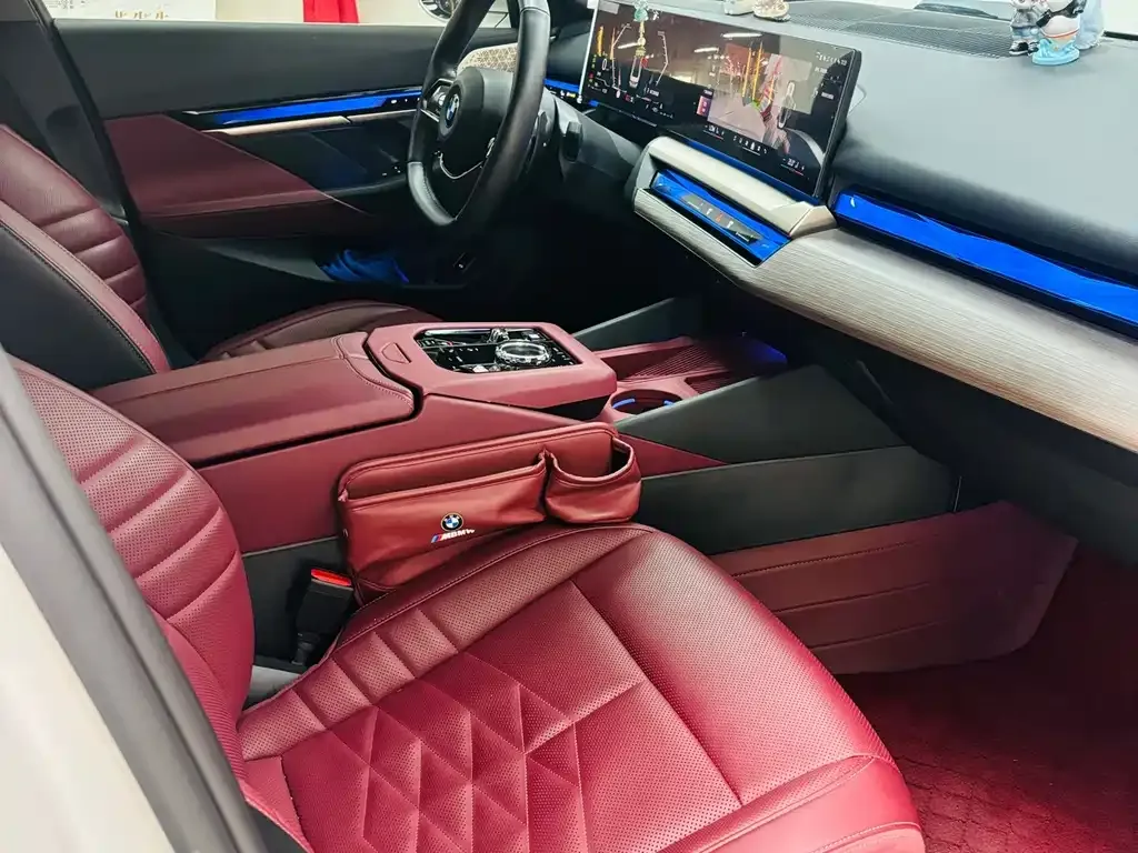 BMW 5 Series — фото 10