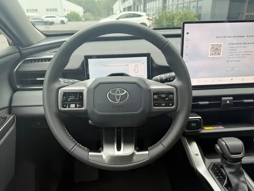 Toyota RAV4 — фото 3