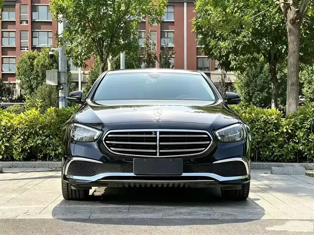 Mercedes-Benz E-Class — фото 9