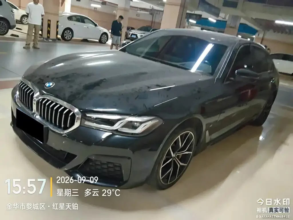 BMW 5 Series — фото 1
