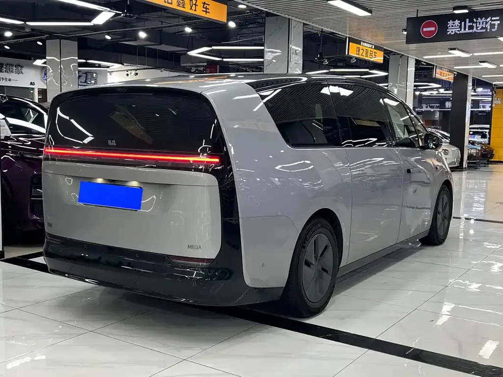 Li Auto MEGA — фото 8