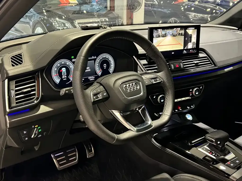 Audi Q5L — фото 8