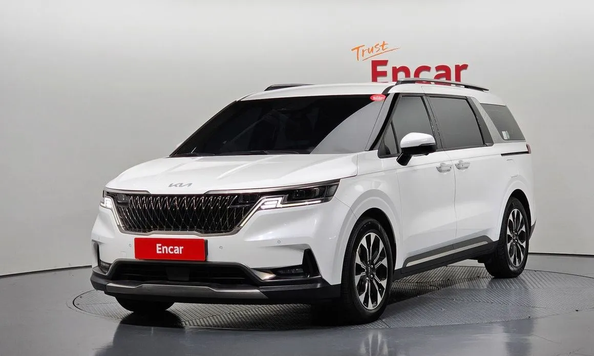Kia Carnival — фото 1