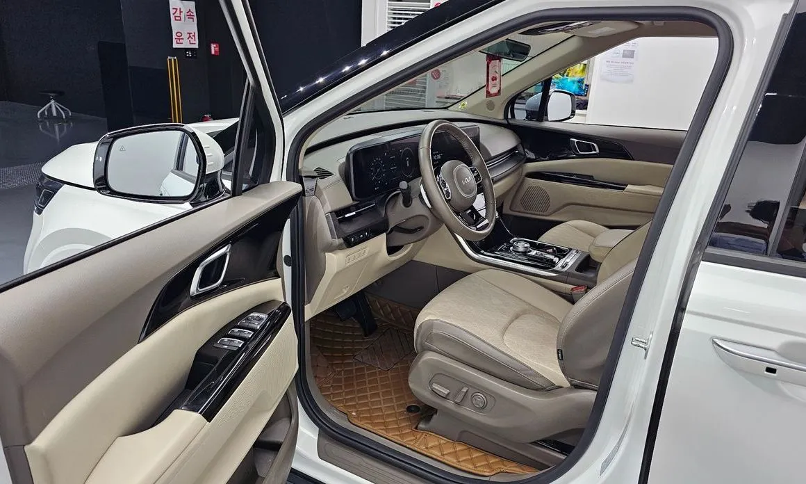 Kia Carnival — фото 10