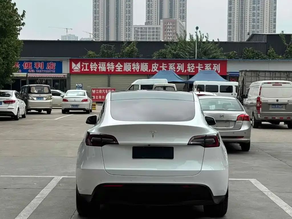 Tesla Model Y — фото 5