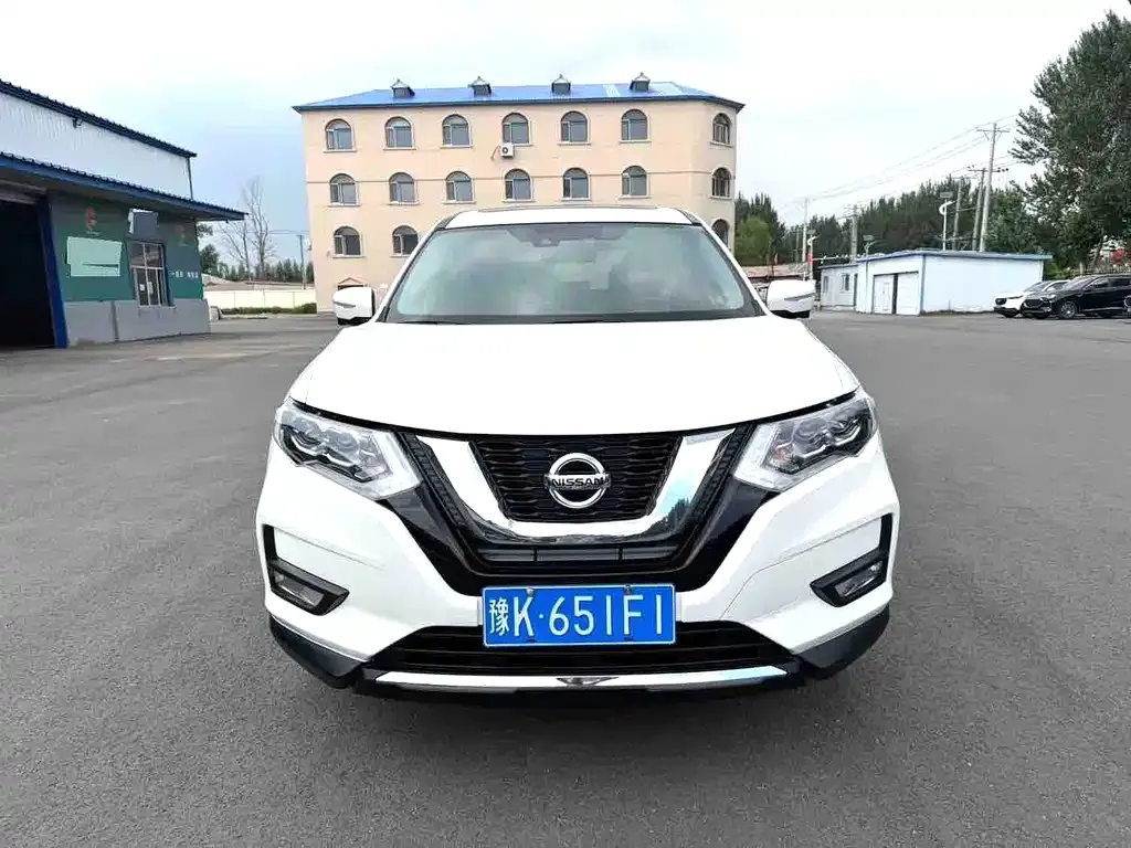 Nissan X-Trail — фото 10