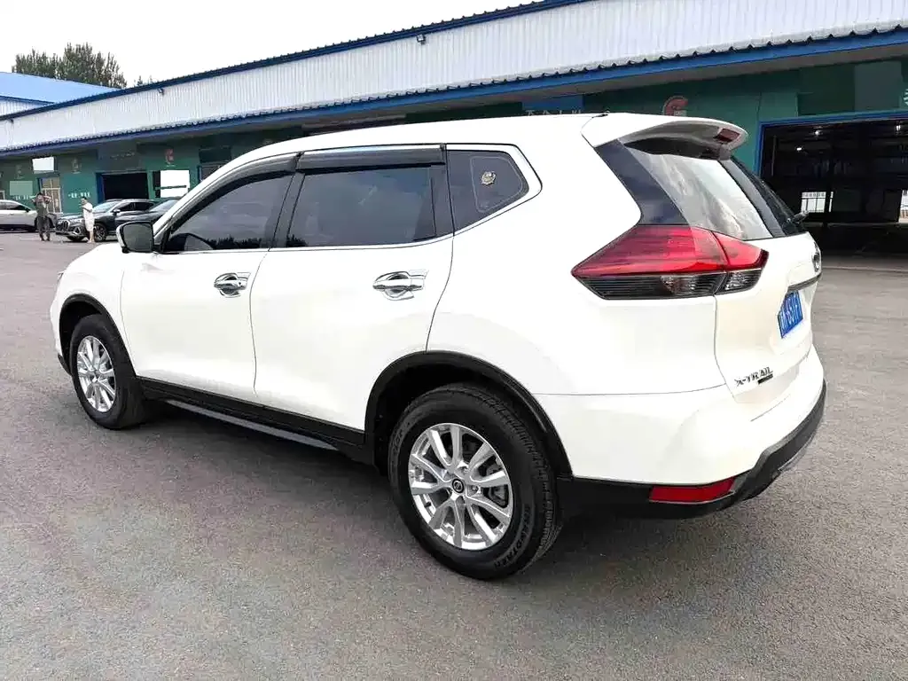 Nissan X-Trail — фото 9