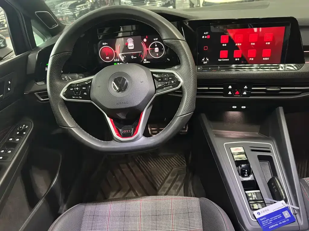 Volkswagen Golf GTI — фото 6