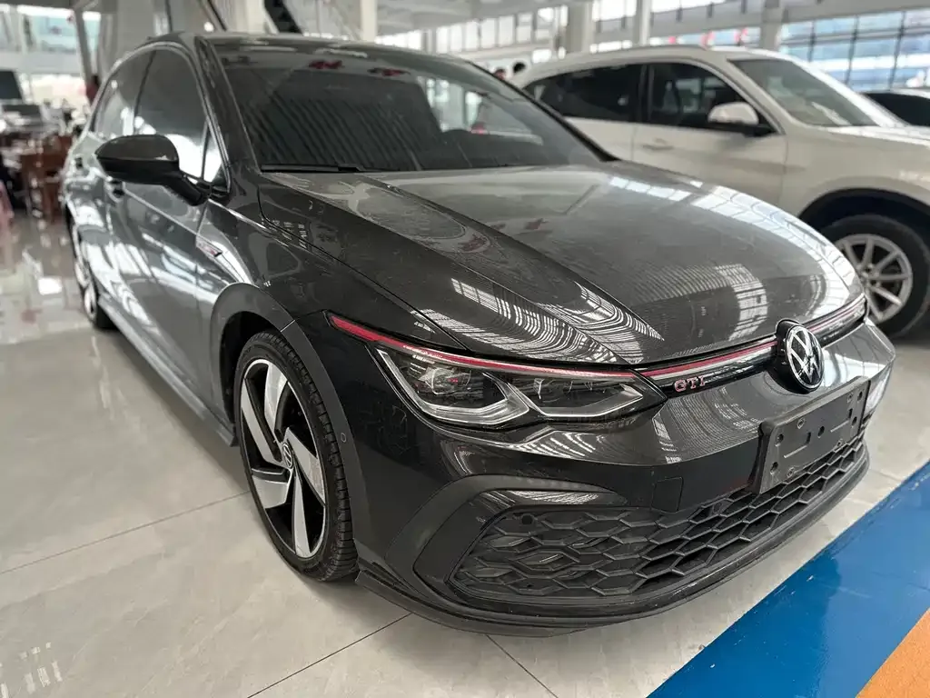 Volkswagen Golf GTI — фото 8