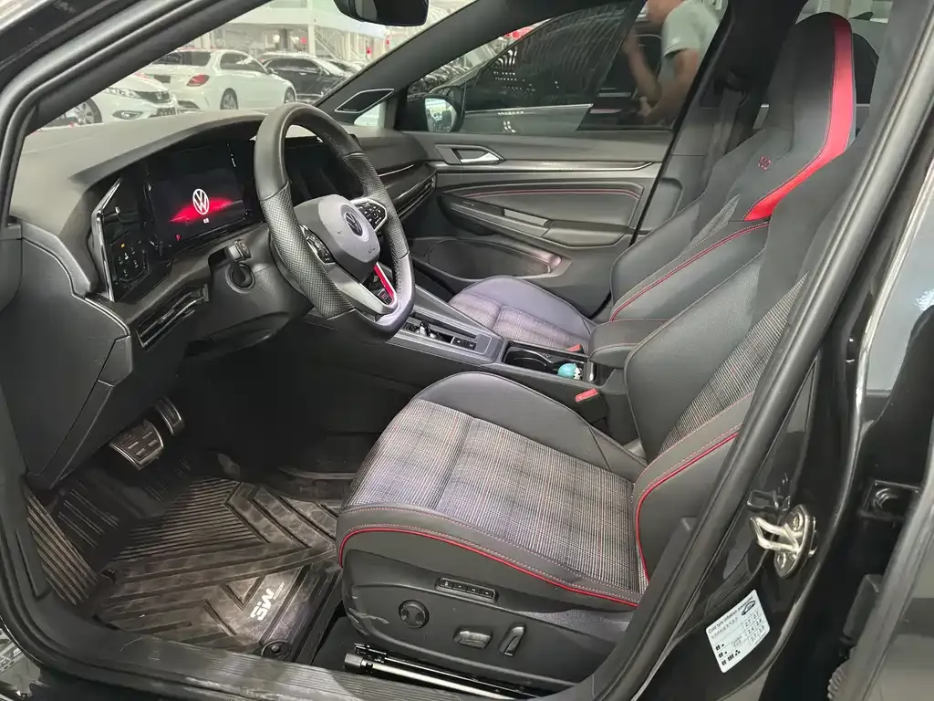 Volkswagen Golf GTI — фото 3