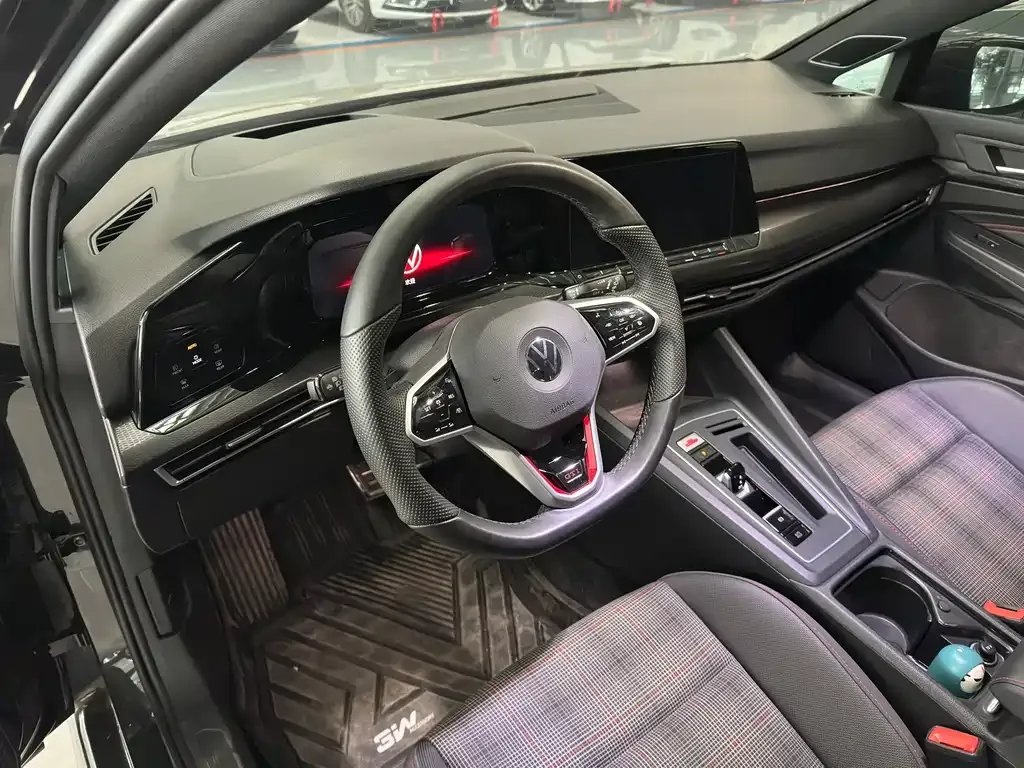 Volkswagen Golf GTI — фото 9