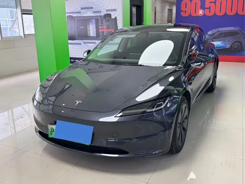 Tesla Model 3 — фото 1