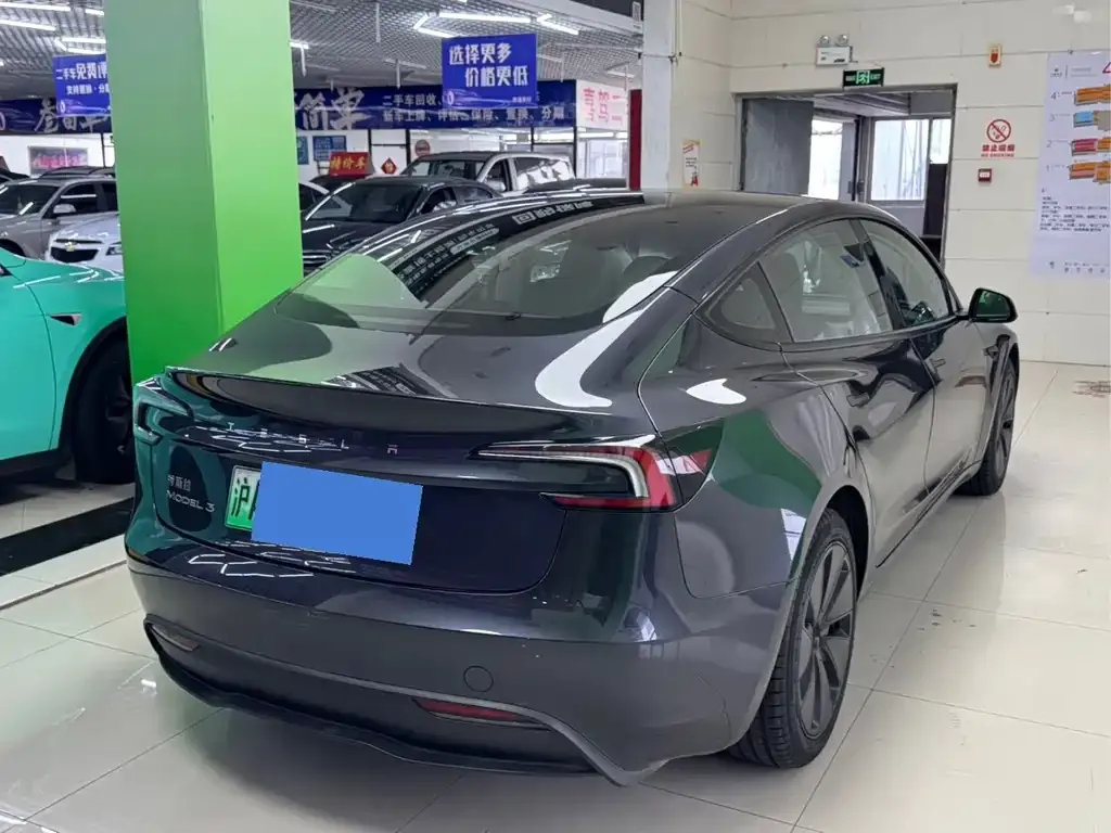 Tesla Model 3 — фото 4