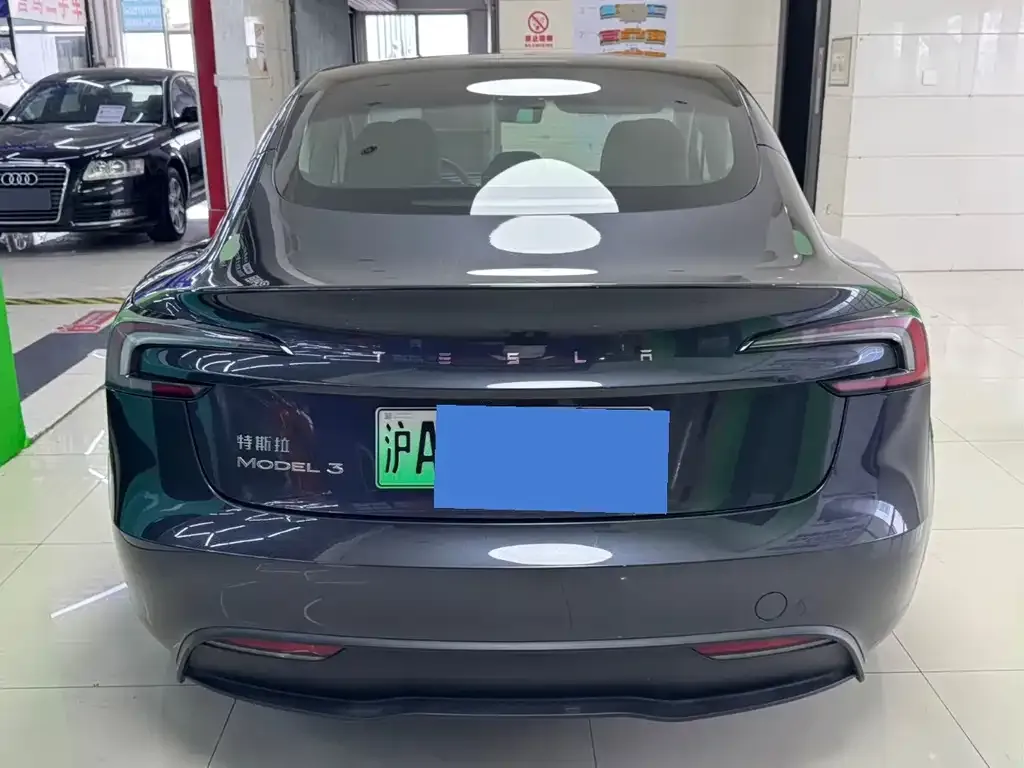 Tesla Model 3 — фото 5