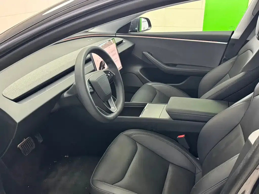 Tesla Model 3 — фото 3