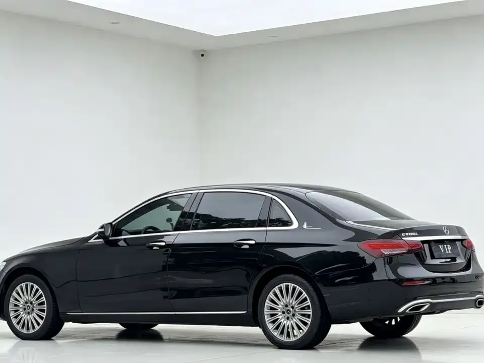 Mercedes-Benz E-Class — фото 3