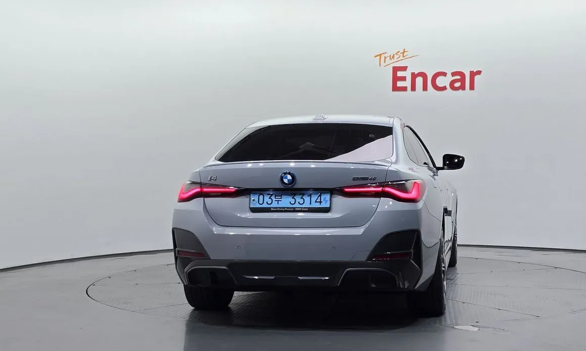 BMW i4 — фото 3