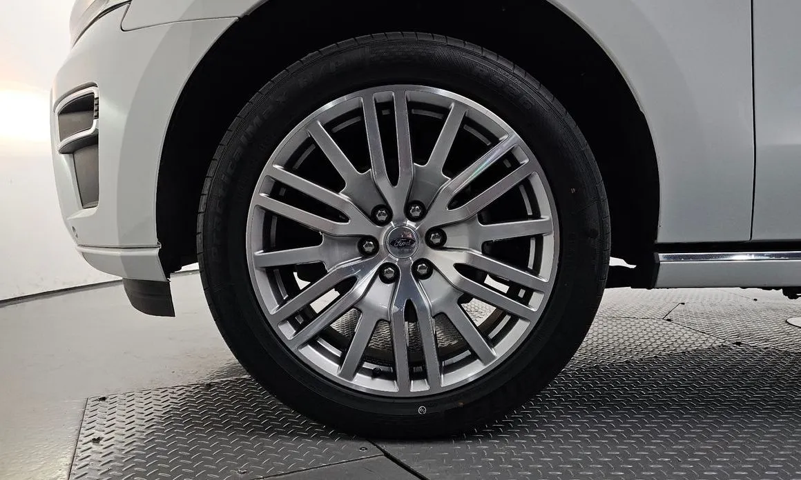 Ford Expedition — фото 10