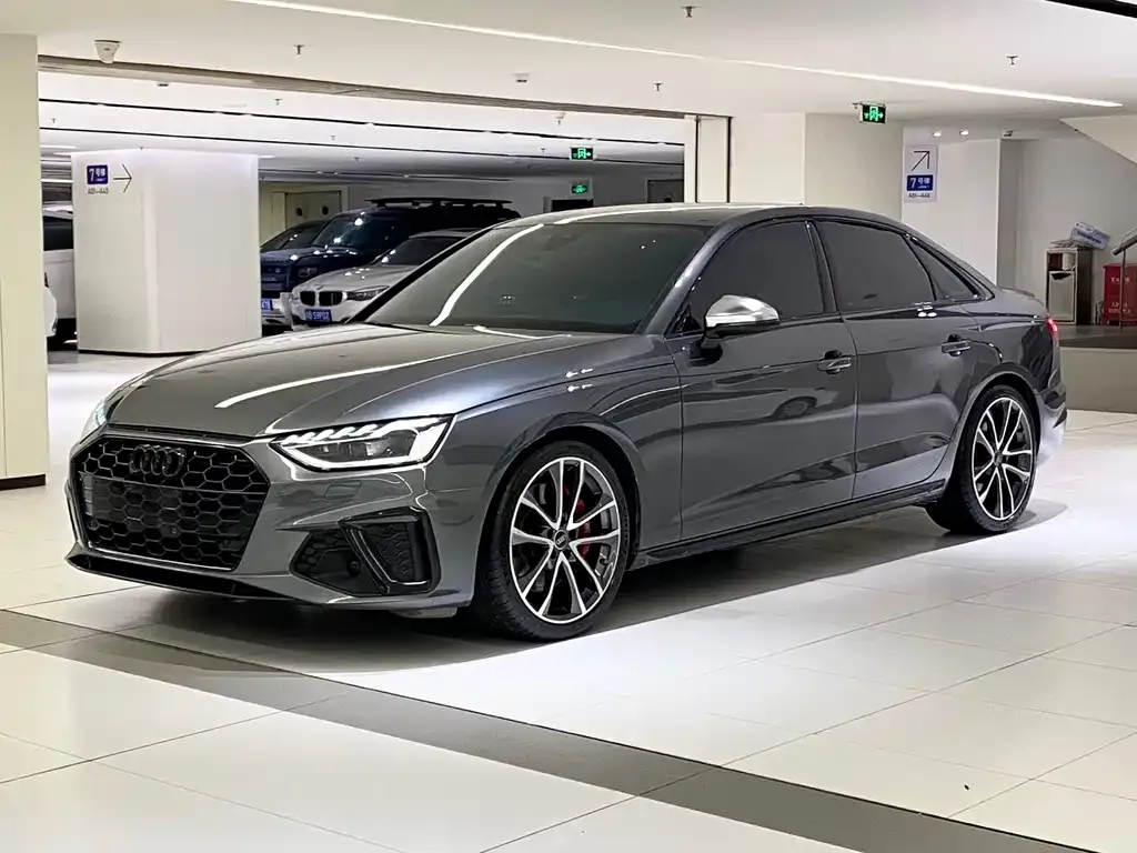 Audi S4 — фото 1