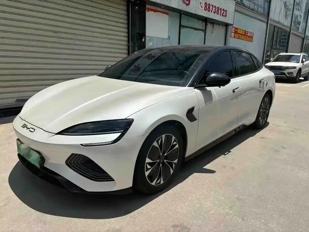 BYD Seal — фото 1