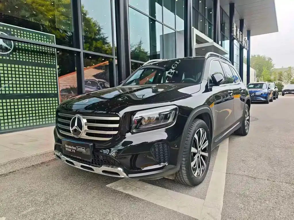 Mercedes-Benz GLB — фото 1