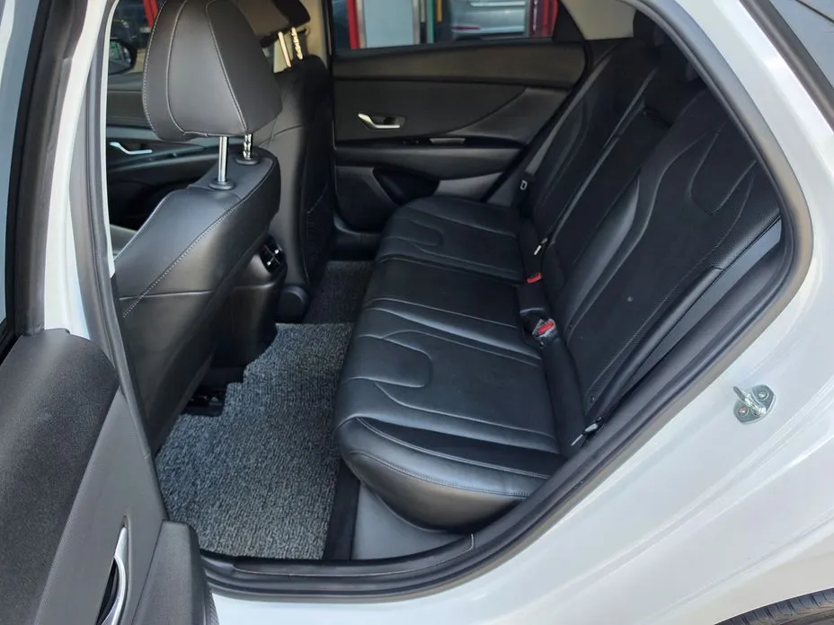 Hyundai AVANTE — фото 2