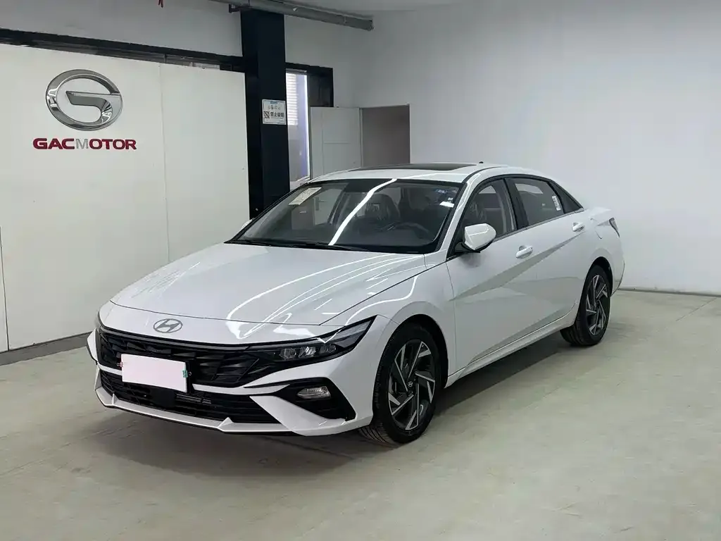 Hyundai Elantra — фото 3