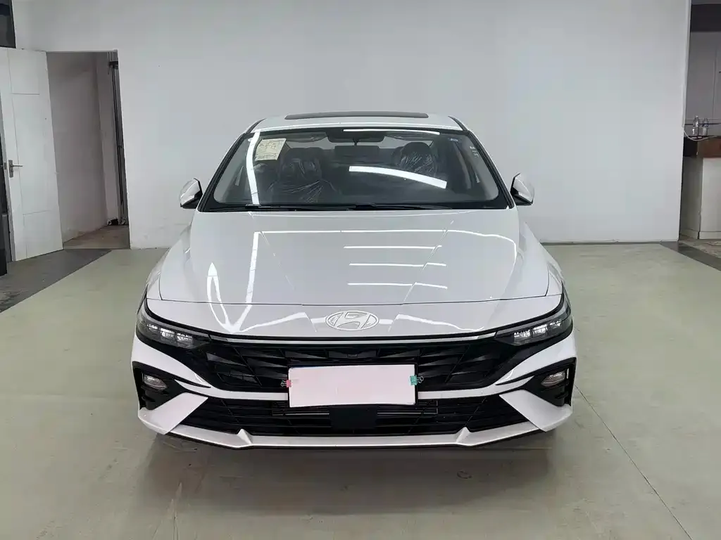 Hyundai Elantra — фото 5