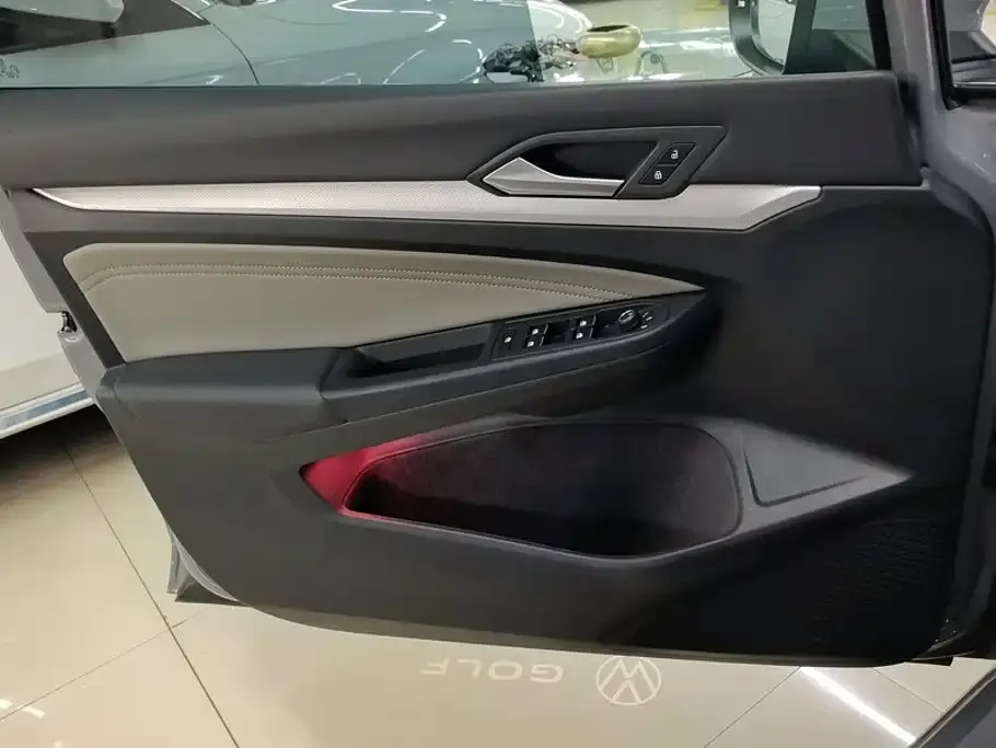 Volkswagen Golf — фото 6