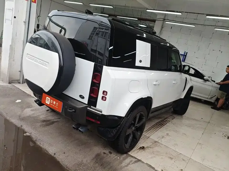 Land Rover Defender — фото 6