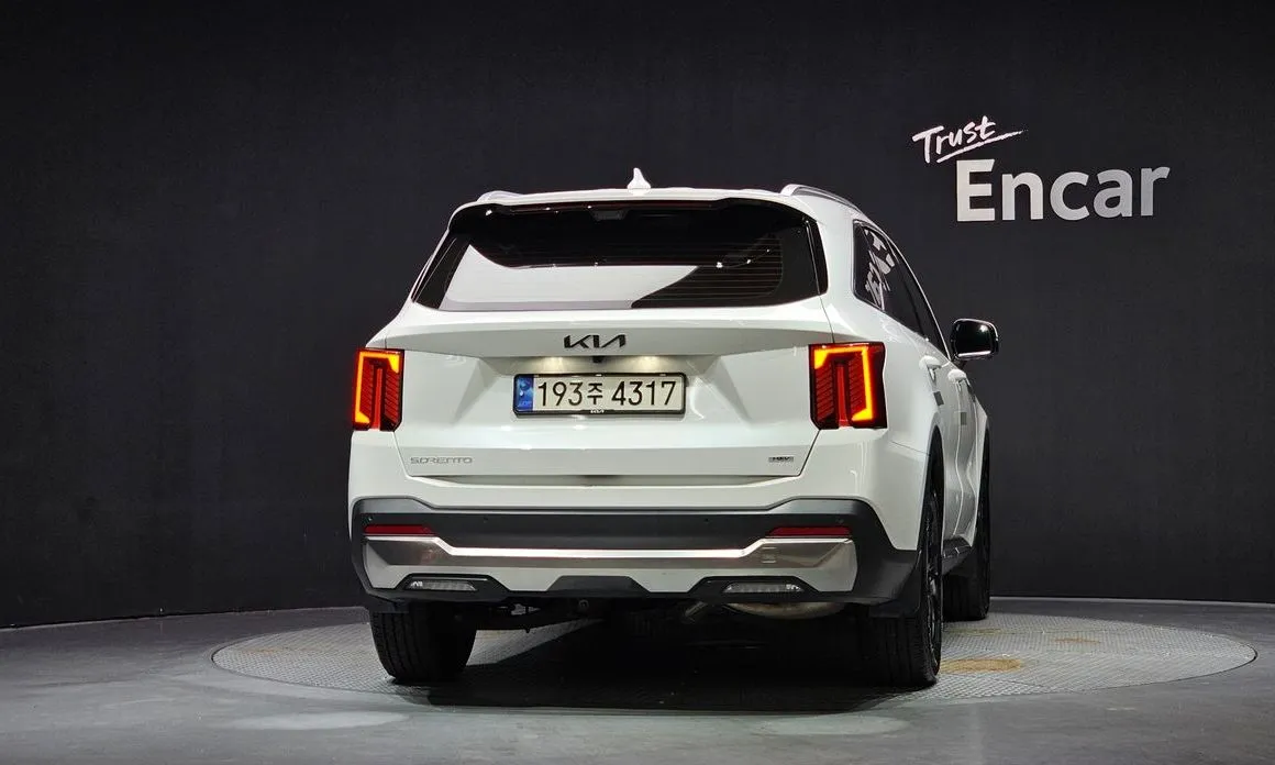 Kia Sorento — фото 9